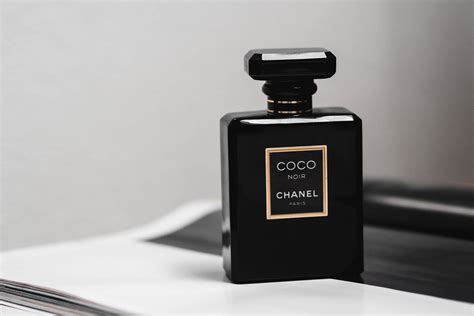 Coco Chanel Perfume Wallpaper