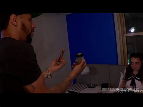 Hijastra De PAWG Es Follada En La Cara Y Follada Por Su Padrastro BBC XVIDEOS