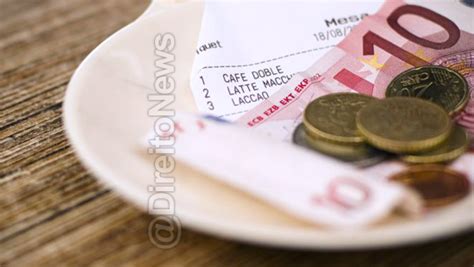 Garçom que recebia apenas com gorjetas tem direito a piso salarial da ...