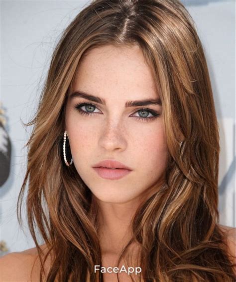 Megan Fox X Emma Watson En 2023 Personajes Femeninos Femenina