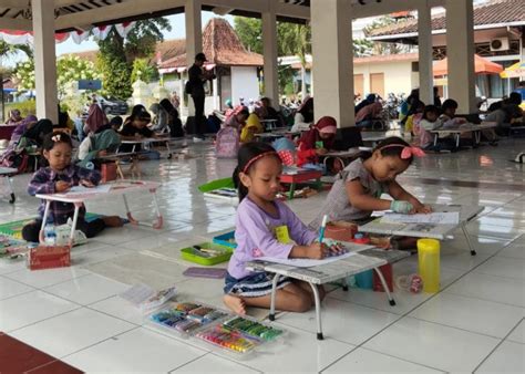 Puluhan Siswa Paud Hingga Sd Bergembira Merayakan Hari Anak Nasional Di