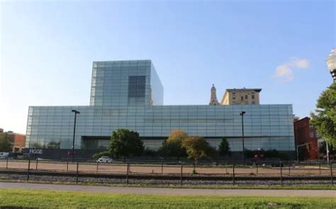 Figge Art Museum (Davenport) - Visitor Information & Reviews