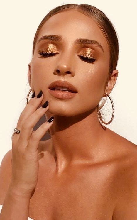 Golden Make Up Look Bronze Makeup Look Glowing Makeup Goddess Makeup