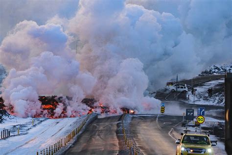 Vulc O Entra Em Erup O Na Isl Ndia Mundo Fotografia