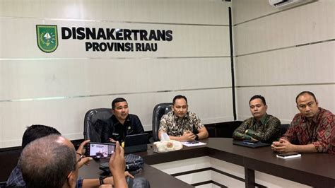 Disnakertrans Riau Buka Posko Pengaduan Thr Nadariau