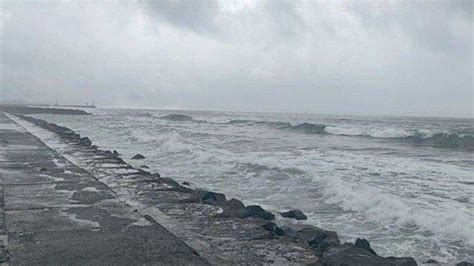 Fakta Dan Potret Gelombang Pasang Di Pantai Pangandaran Air Laut