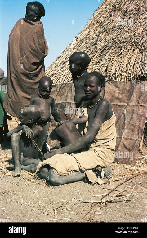 Sudan Family Nuer Stock Photo - Alamy