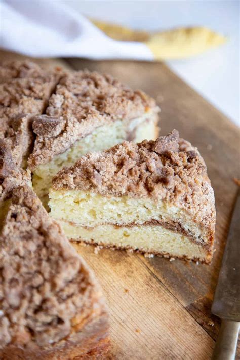 An Easy Cinnamon Coffee Cake Recipe | The Recipe Critic