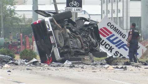 3 Dead 2 Injured After Multiple Car Crash In Harris County Fox 26 Houston