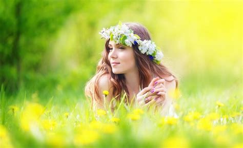 Sunlight Women Outdoors Women Model Grass Field Photography