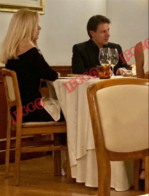 Giuseppe Conte A Cena Con La Compagna Olivia Paladino Serata Romantica