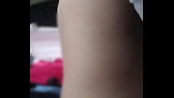 Chica de hermosos pechos montando y poniéndose en cuatro XVIDEOS