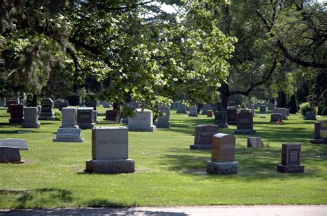 Gracelawn Cemetery : Detroit Memorial Park Association, Inc.