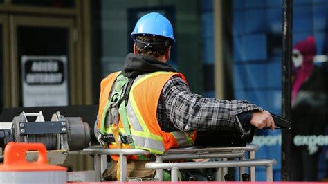 Incidente Sul Lavoro A Campodimele Operaio Cade Da Un Palo Mentre