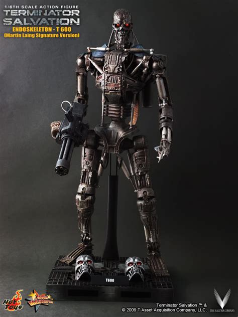 Hot Toys MMS 97 Terminator Salvation Endoskeleton T 600 Martin Laing Signature Hot Toys