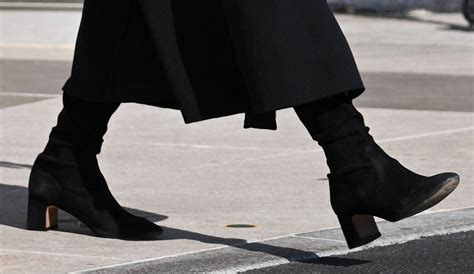 Jill Biden Sharpens Up for Winter With a Cozy Spin On Suede Boots ...