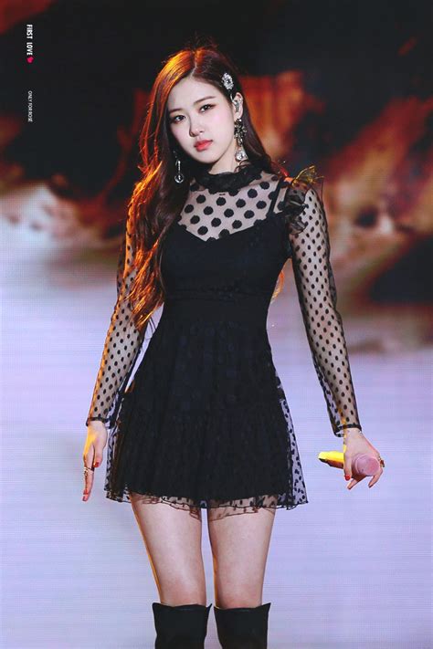 36 Times Blackpinks Rosé Wore The Prettiest Dresses Koreaboo