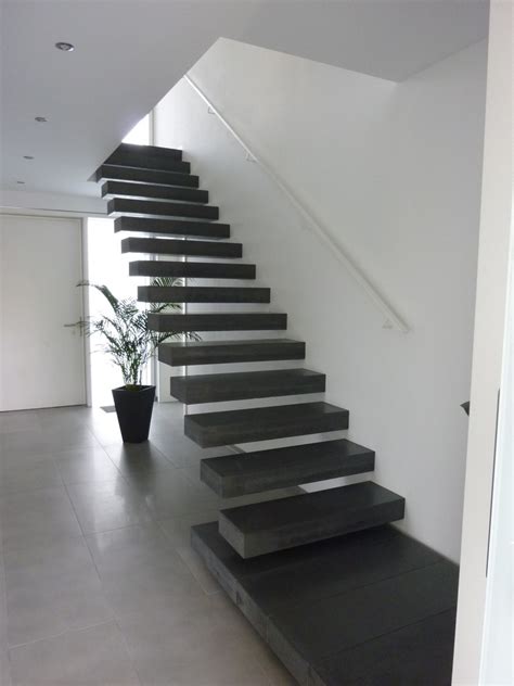 Kragarmtreppe Modern Treppen Hamburg Von Harr Betondesign Houzz