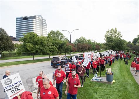 Historic Strike By Us Auto Workers Expands