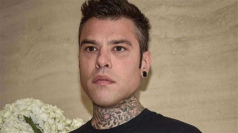 Fedez Ricoverato Per Emorragia Interna Cos E Le Cause