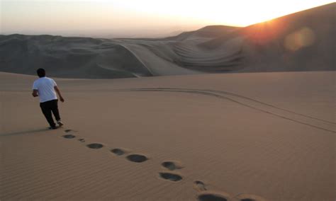 Per Oasis De La Huacachina Y Su Desierto De Arena Seducen A Los