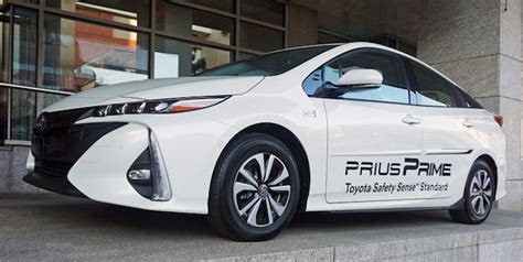 Why You Won T See The New Prius Solar Roof In The Us Understand Solar