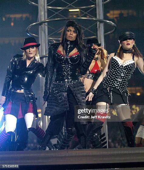 Janet Jackson Super Bowl Photos and Premium High Res Pictures - Getty ...