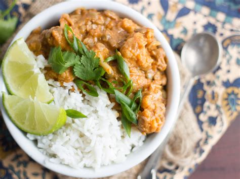 Thai Lentil Curry with Cauliflower - Connoisseurus Veg