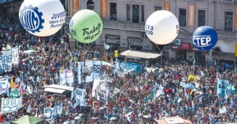 La CGT CTA Y Los Movimientos Sociales Marchan Contra El Megadecreto