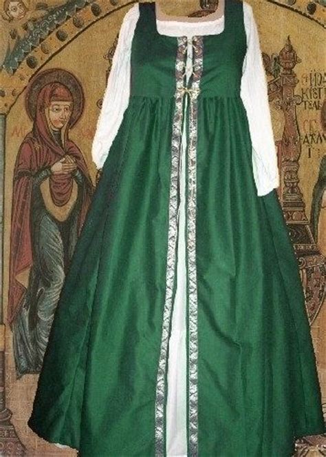 Medieval Gown Renaissance Costume Sca Garb Forest Green Irish Styl