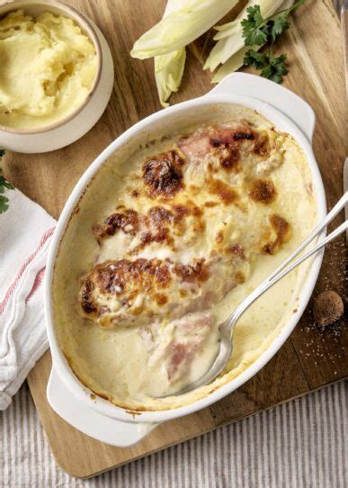 Chicons Au Gratin Plat Hivernal Typique Belge