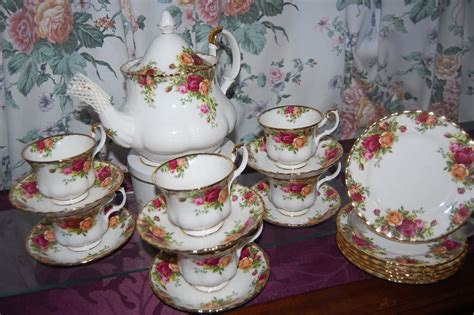 Vintage Teaware Collectibles Sold Royal Albert Old Country Roses