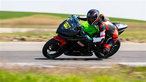 Road To Track Tuning The Kawasaki Ninja 400 Autoevolution