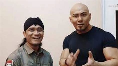 Momen Persahabatan Deddy Corbuzier Dan Gus Miftah Dari Mualaf Hingga