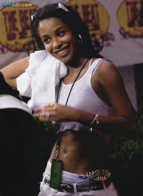 Pin By Ogking On Aaliyah Aaliyah Aaliyah Style 90s Fashion