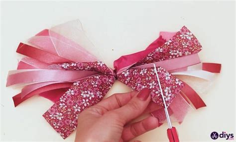 How To Make A Ribbon Bow In 8 Easy Steps OBSiGeN