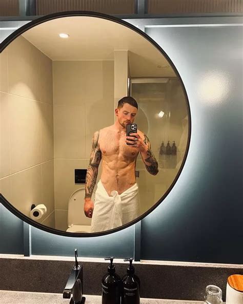 Strictlys Adam Peaty Causes Fans To Faint As He Strips Off For Steamy