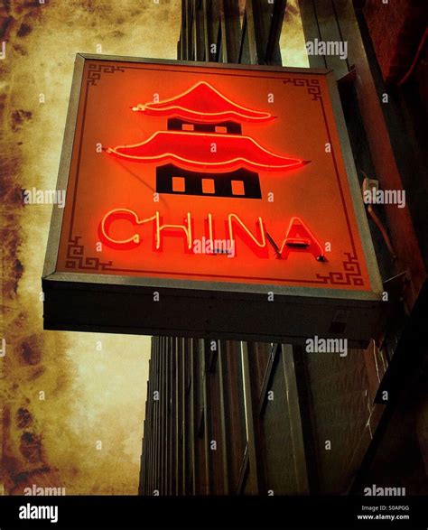 Chinese restaurant signs hi-res stock photography and images - Alamy