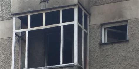 Incendiu într un bloc din Broșteni o minoră de 10 ani a suferit atac