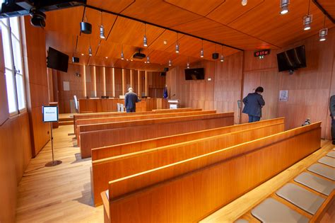 Une Nouvelle Salle Daudience High Tech Pour Le Tribunal De Commerce De