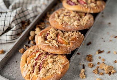 Apfel Streuseltaler Mit Hefeteig Vegan Backen Mit Sally Und Lidl