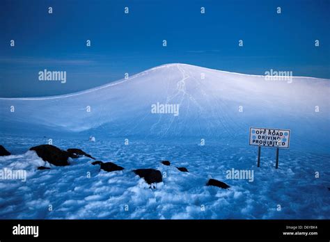 Hawaii, Actual summit of Mauna Kea in snow Stock Photo - Alamy