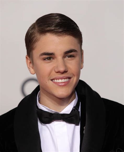 Justin Bieber S Hairstyles Over The Years Headcurve