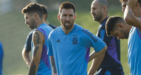 Coupe Du Monde Messi De Retour à Lentraînement Largentine Respire