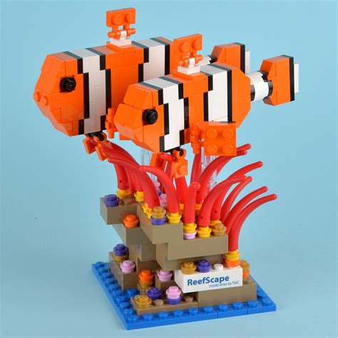 Review Reefscape Lionfish Brickset Lego Set Guide And Database