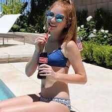 Hot Sexy Emily McGettigan Bikini Pics