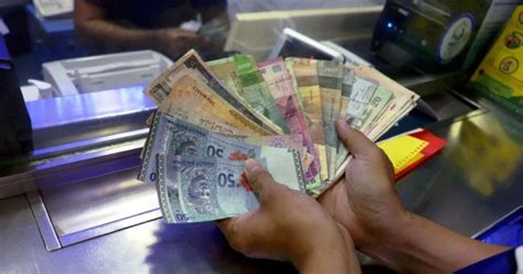 Ringgit Dibuka Rendah Menjelang Mesyuarat Bank Pusat As Berita Harian