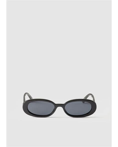 Le Specs Outta Love Oval Frame Sunglasses In Black Lyst