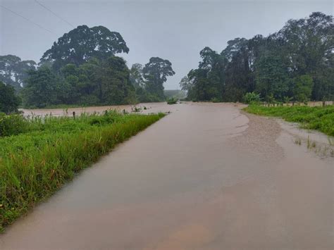 Lluvias Por Novena Onda Tropical Causan Inundaciones En La Zona Norte