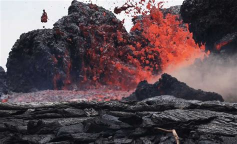 Le plus grand volcan actif du monde se réveille après 38 ans de silence